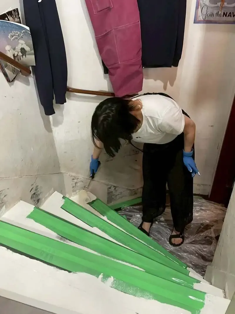 Shimbashi DRY-DOCK Polishes Its Stairs Ahead of Its 19th Anniversary
