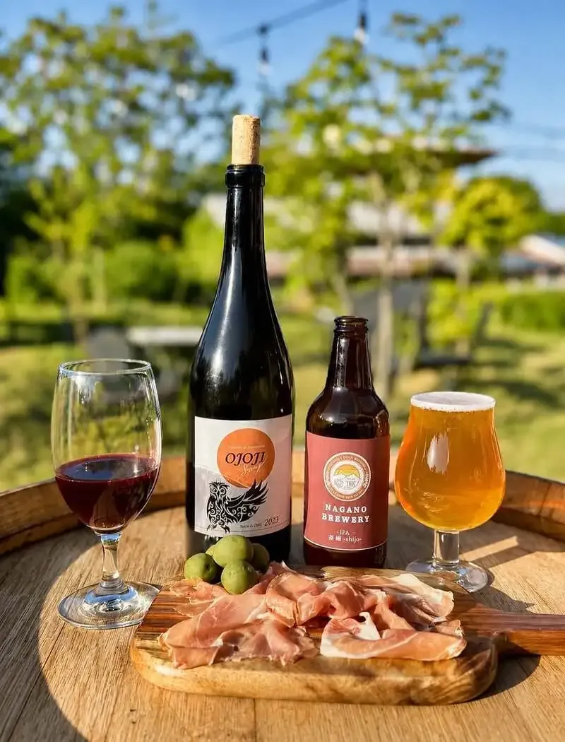 Nagano Brewery Offers a Pairing Set Featuring Merlot from Its Own Farm