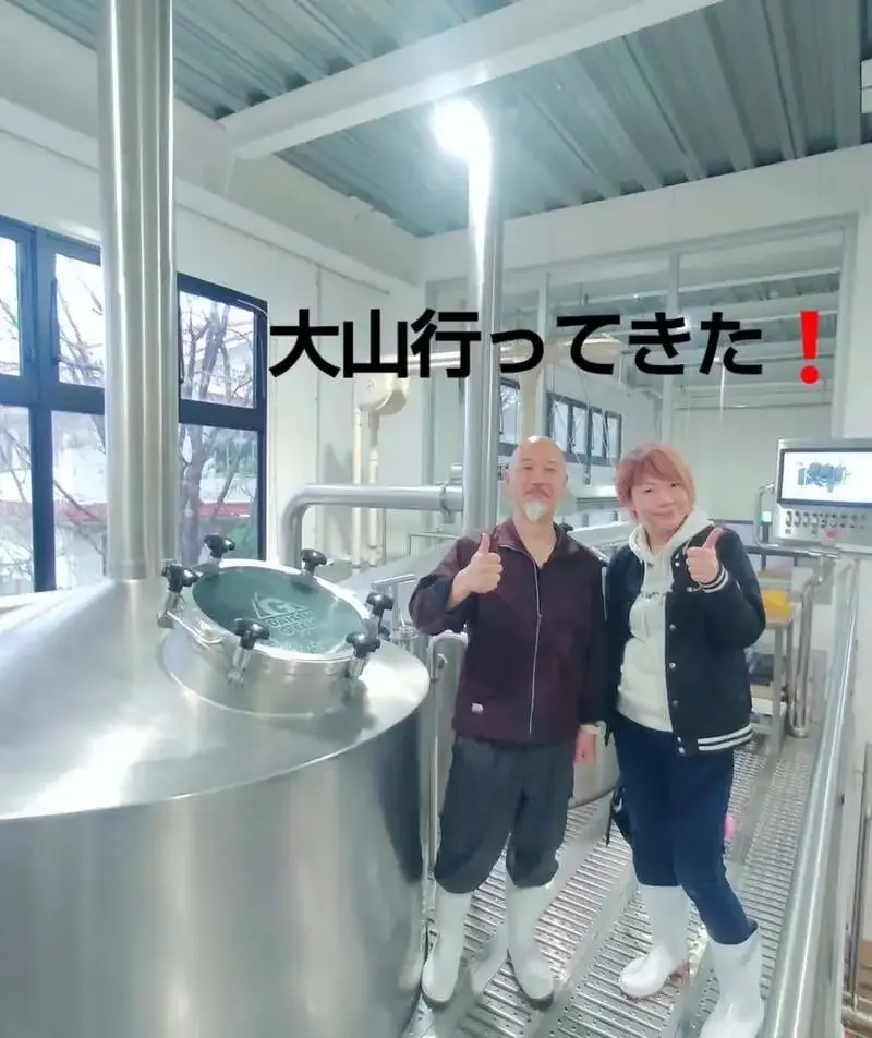 Golden Gardenで大山Gビールのラオホボック開栓、HNBの樽熟成ウィートワインも