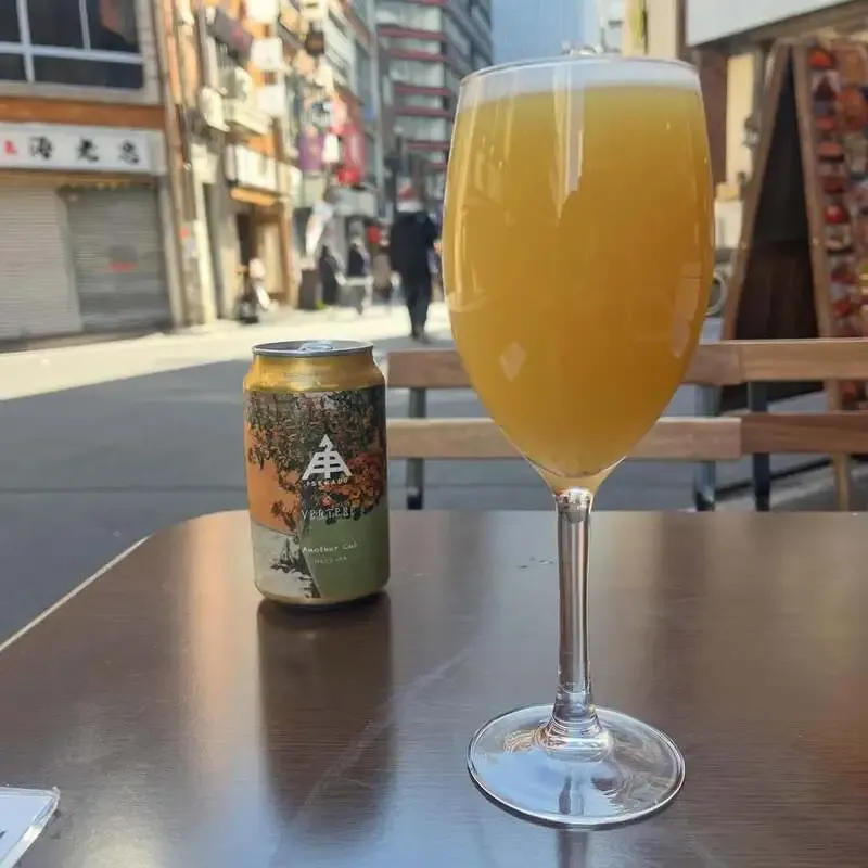 新宿三丁目の角屋本店で伊勢角×VERTERE「Anoter Cut」開栓