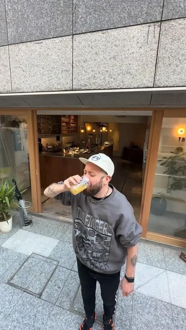 Two Fingers、リトルハウスの樽を2種追加開栓　HAZY「AI Slop」とBrown Ale「Tintype」