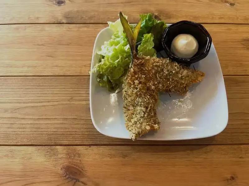 Yokohama Bay Brewing Yokohama Front Shop Serves Fishing-Caught Aji Fry with 20 Taps