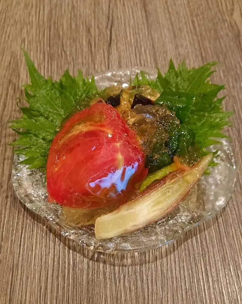Beer House Hobbit announces six draft beers on June 1 and a seasonal vegetable jelly dish