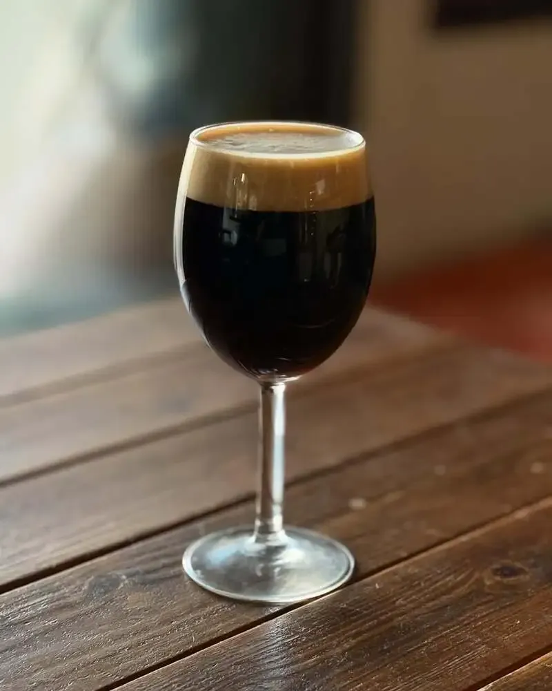 甲府のPersona breweryで新作「KAKIKURO 百目柿のスタウト」提供開始