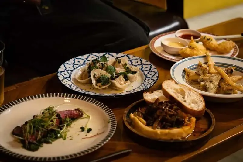 NEIGHBOR posts an 8-beer tap list featuring VERTERE collab Pyracantha