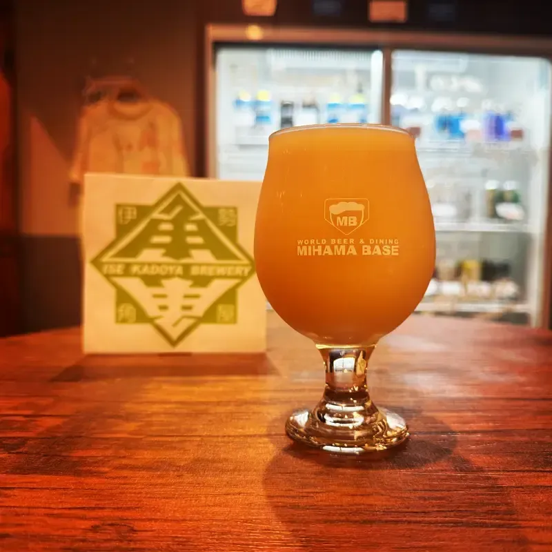 幕張のミハマベースで伊勢角屋麦酒 ハットトリックTDH Hazy IPAが開栓