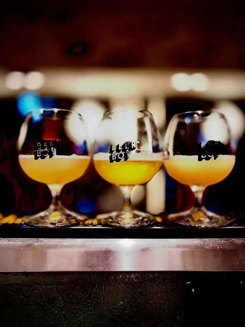 立飲みビールボーイ渋谷パルコ店で3種のゲストビール開栓　FLINT、ONE HAND DANK、DOGGG RACE