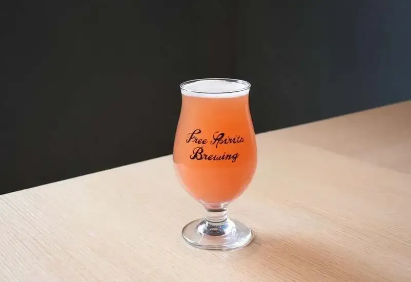 フリースピリッツブリューイング、英国産麦芽とホップの新作ビールを開栓