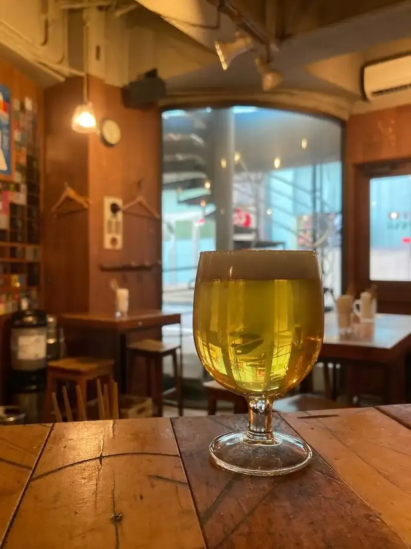 金沢・香林坊ジビルバで箕面ビール『ハイカラピルス』を開栓