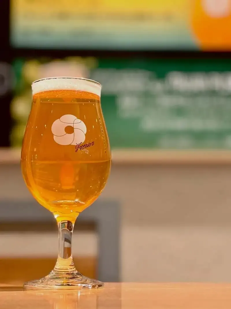 すすきのえーるSTANDで志賀高原ビールのイタリアンピルスナー開栓