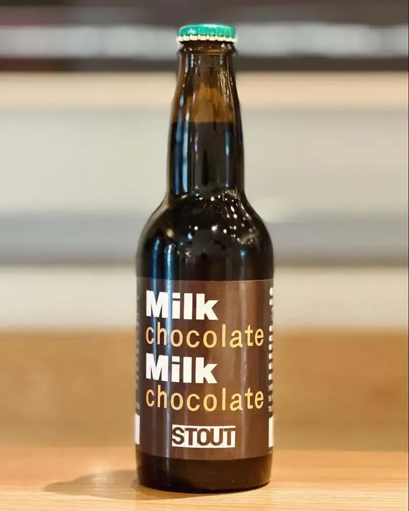 すすきのえーるSTANDで大雪地ビール「チョコレートミルクスタウト」を案内