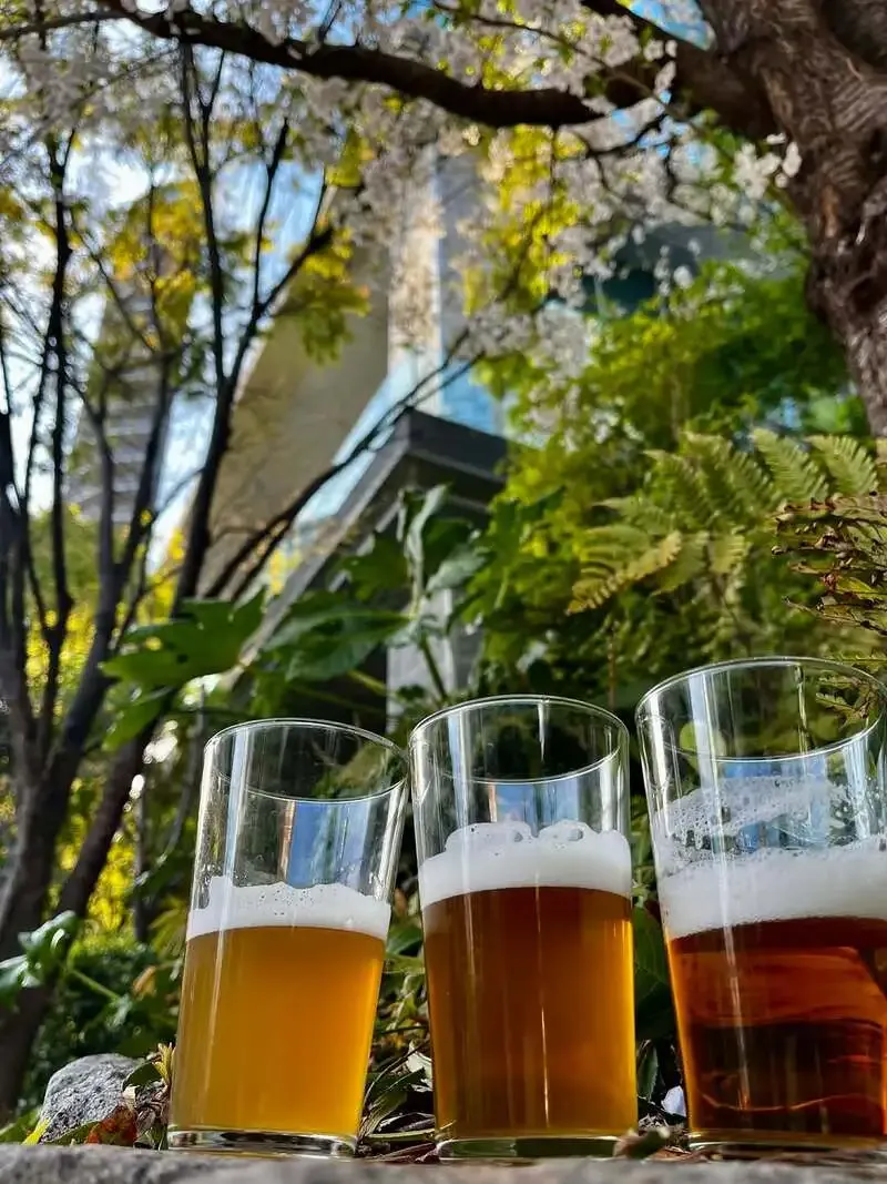 アントンビー龍土町店で箕面「ロッキンおさるIPA」など3本開栓