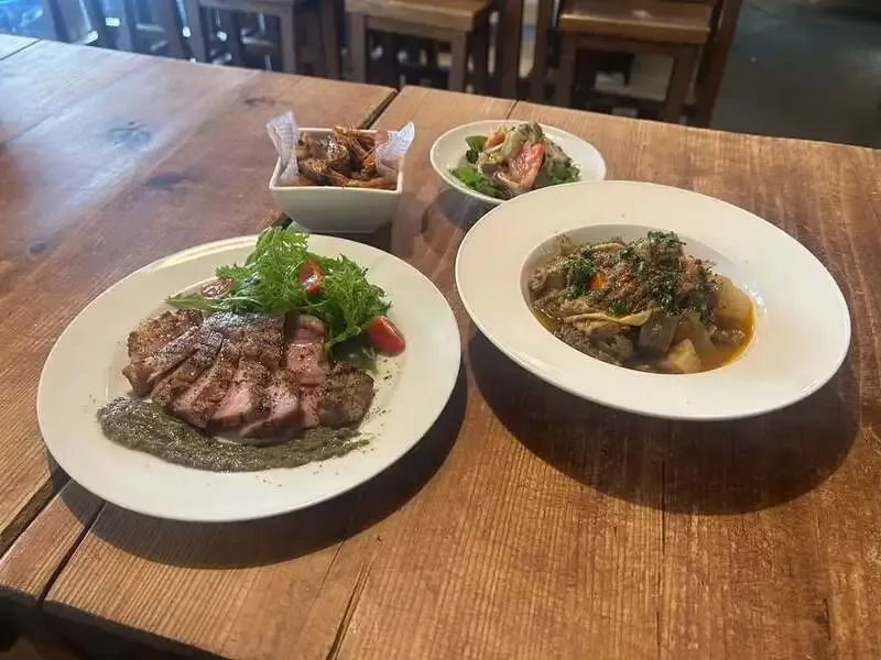 虎ノ門で春メニュー開始、スワンレイク＆箕面の2種が新規開栓