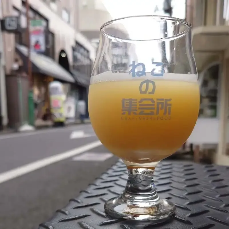 梅ヶ丘『ねこの集会所』でNOMCRAFTのNE IPA「Blazing Rabbit」開栓