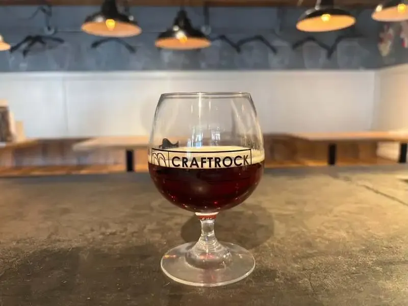 クラフト ビア マーケット アトレ吉祥寺店で志賀高原ビール「木樽熟成山伏red」を提供