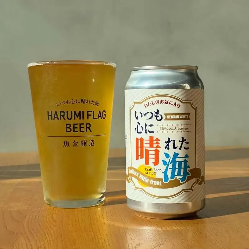 魚金大食堂HARUMI FLAG、醸造所仕込みの缶ビール第1弾を販売開始