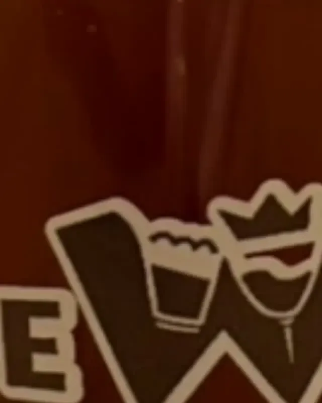 brew lounge 市ケ谷で「麹町レッドエール」を提供、赤褐色が映える一杯