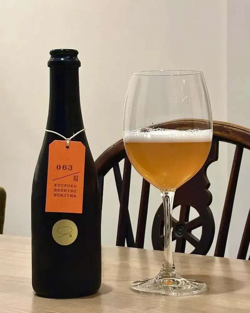 Taru Taruで久福ブルーイング本島「063福 Strawberry Gose」を案内