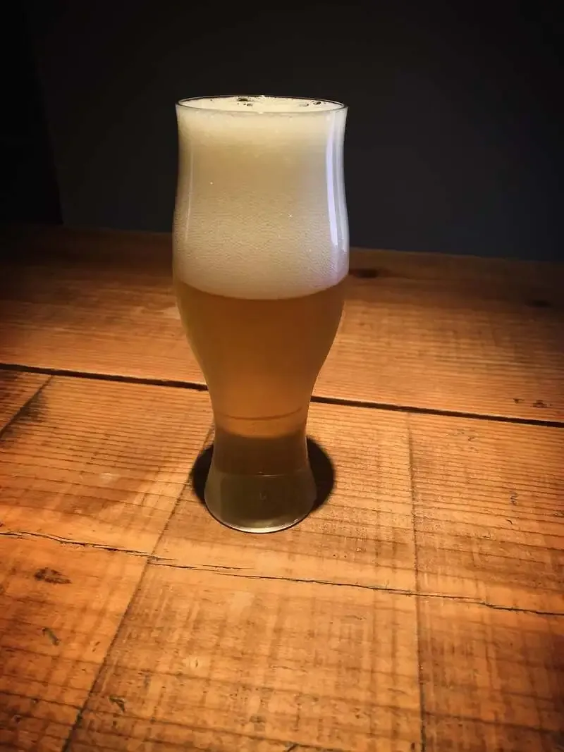 Beer Bar LANDNNEUR、中崎町でKOBOブルワリーのピルスナーなど6種を提供