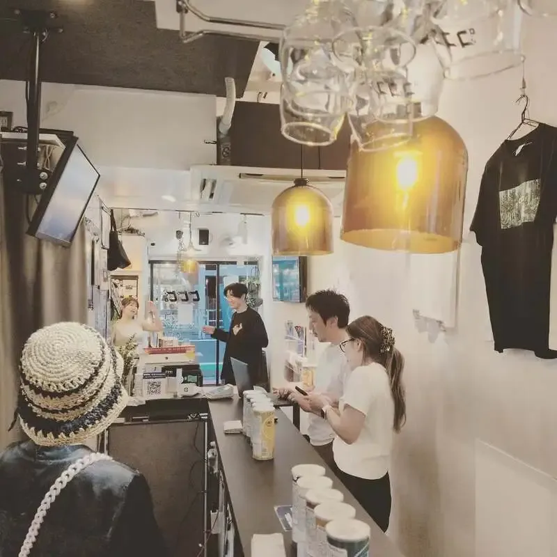 Bibibi. in Daikanyama updates its taps with eight breweries on the board