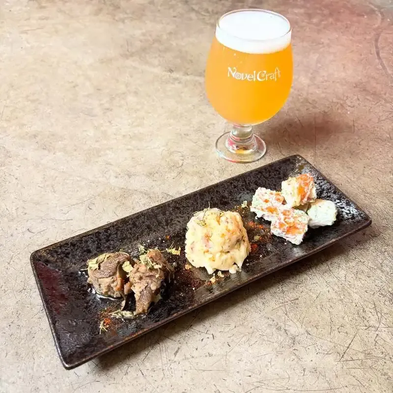 Novel Craft Starts 'Novel's Choice' at 5 p.m., With Reflection and Eight Taps