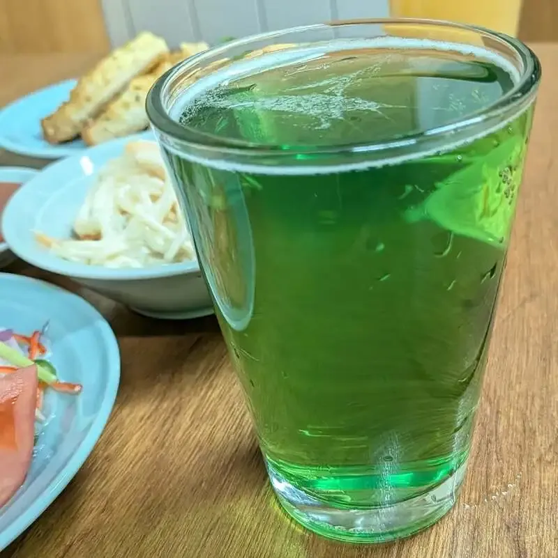 麦酒宿まり花 三茶で緑色IPA「Mr.GREEN TACKLE」開栓