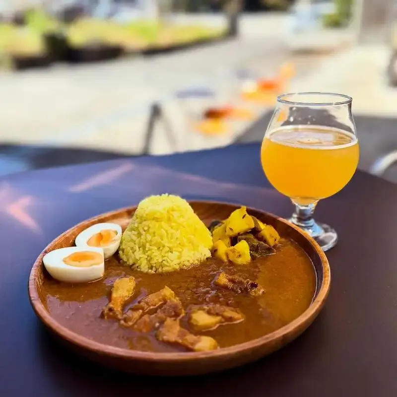 富士吉田のBRIGHT BLUE BREWINGでスパイスカレーの提供開始