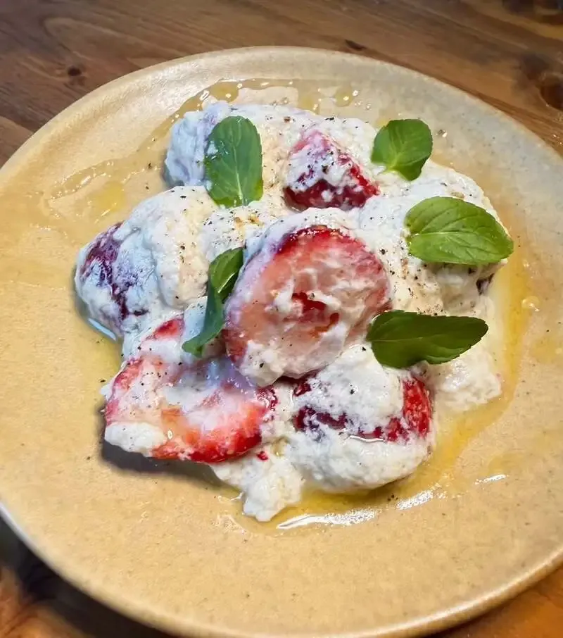 蒲田のBar FUKURO、本日のおすすめ料理と4月の企画を案内