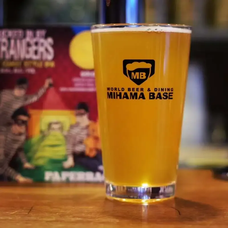 稲毛海岸のMIHAMA BASEでPaperback開栓、火曜営業の週に9タップ