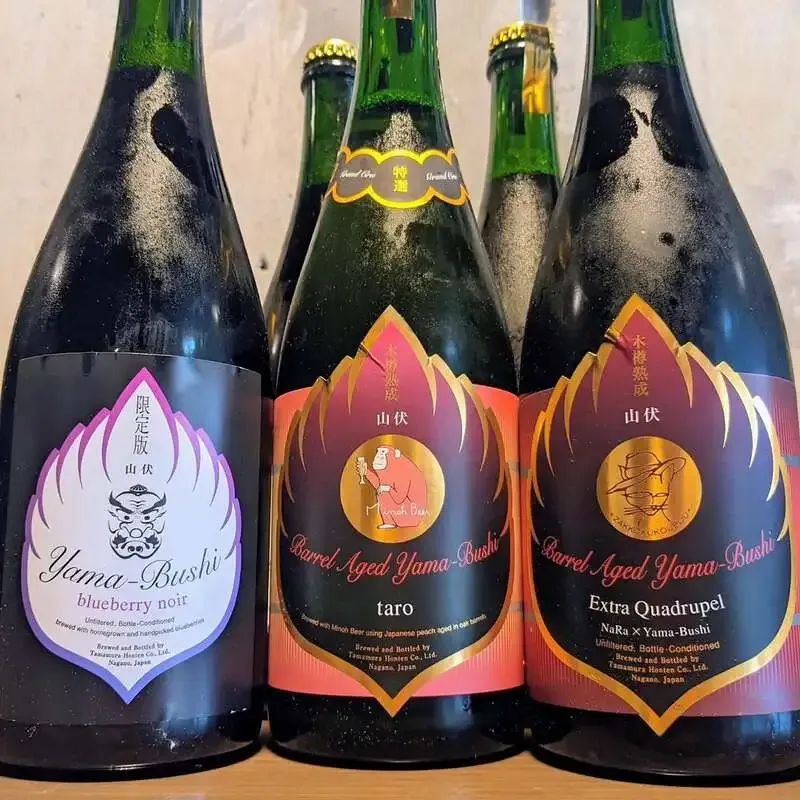At Hamamatsucho SOUL BIRD, "blueberry noir" is tapped, with three Yamabushi beers and 10 taps on offer