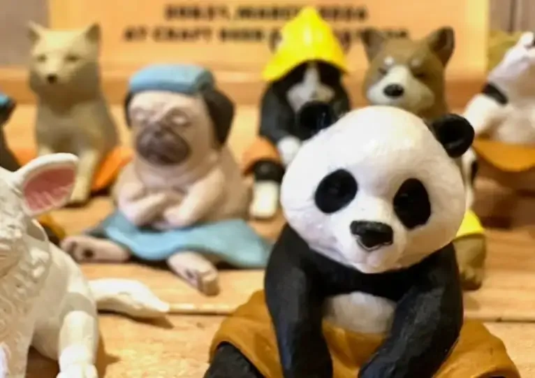 大阪・京橋のハトホル、12種のドラフトビールを案内　桜見頃の店内写真も