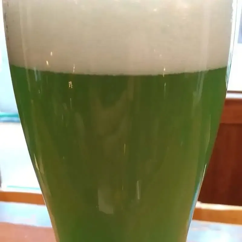 茨木のレーズン堂、3月17日に限定ドラフトでセントパトリックスデー営業