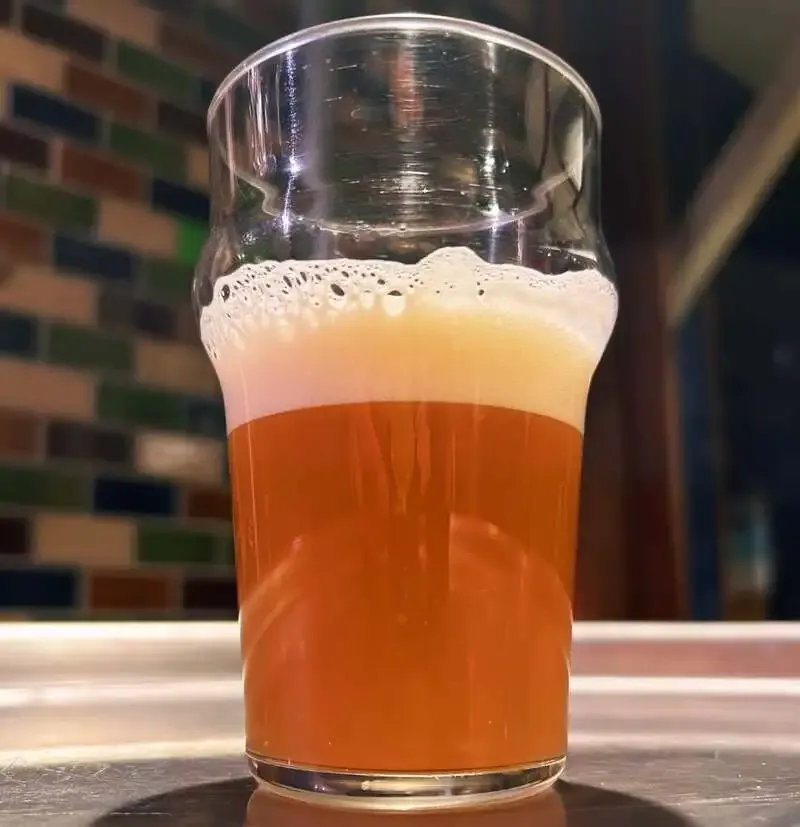 豚足と自家麦酒 天６アタック！でゲストビールの一杯を紹介