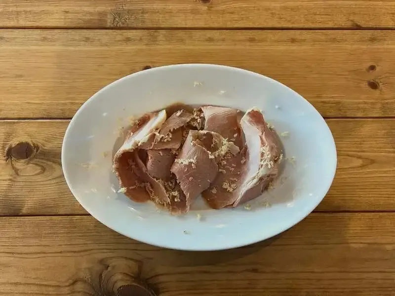 横浜ベイブルーイング横浜フロント店で3/16日替わりローストポーク開始、24タップ公開