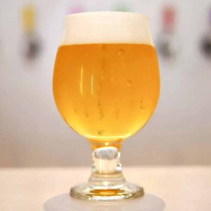 beer bar CyblumeでWest Coast Brewing「McKenzie Pils」を案内