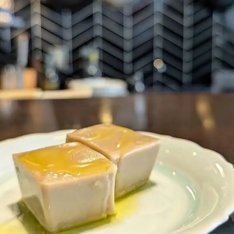 大阪・PEDROLINO、自家製ごま豆腐と奈良醸造など7種を案内