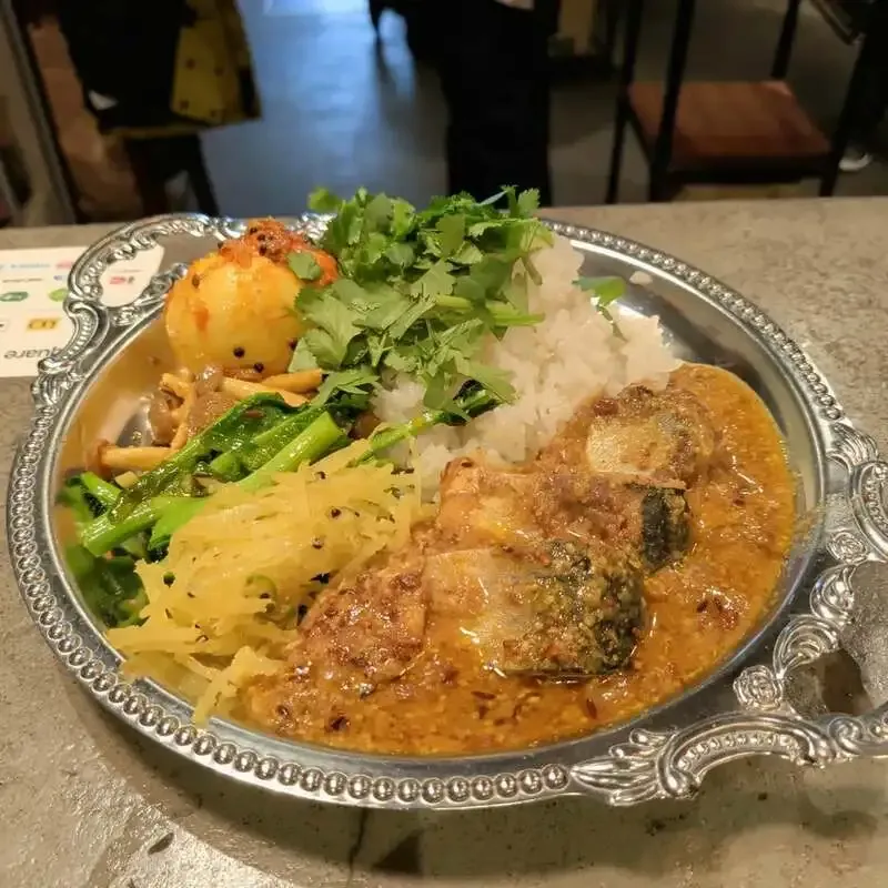 Hop-Scotch Tokyo、4月1日にサバマスタードカレーと8種のタップを案内