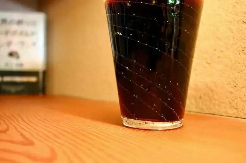 KaruizawaQ's "Kaze Tooshi" tapped at Kyoto Gion's Bakushu Yumeemi, open until 23:30 on Friday