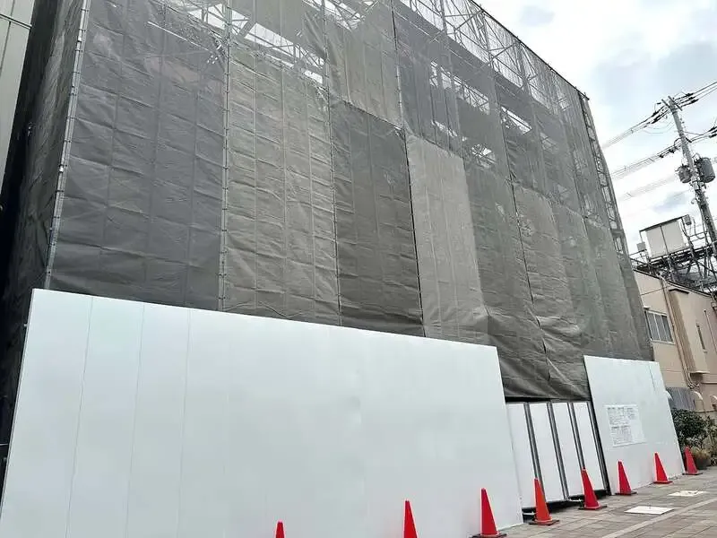 大阪・京橋のハトホルでアイランドブルワリー「ストロベリーサワーエール」が開栓