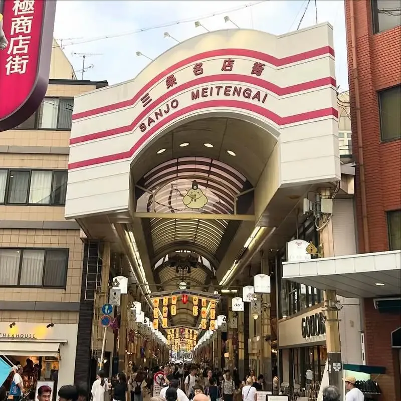 PUB Karrで京都醸造『週休６日』、FLORA FERMENTATION 2種など5タップ開栓