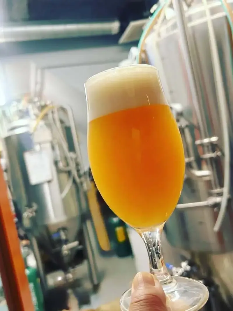 Brasserie SOMAで小倉ブルーイング『るこつのアメリカンベルゴ』開栓