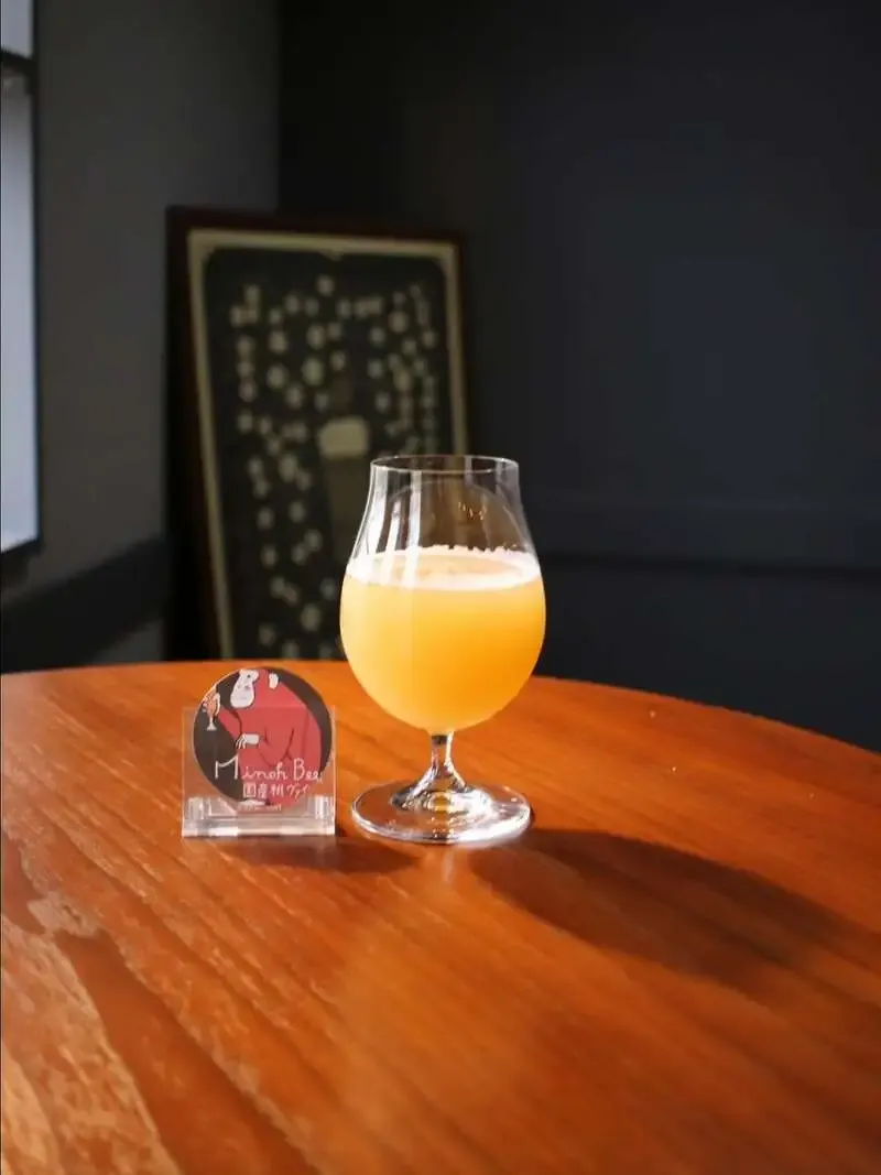 Grau Craft beer bar pours 14 beers, from hazy IPA to pumpkin ale