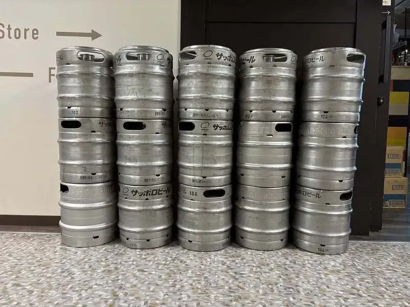The Beer Shop Hirakata cityで6種の樽生を案内、黒ラベルが新規開栓