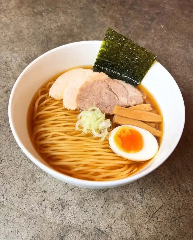 Novel Craft、17時オープンで自家製ラーメンと8種のタップリストを案内