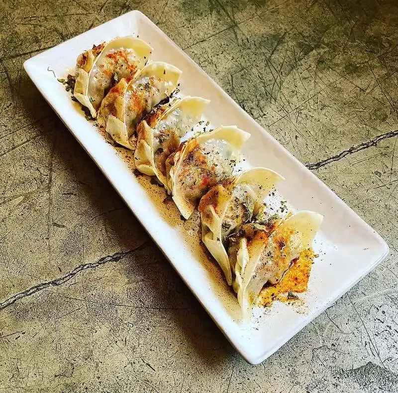 Novel Craft、南烏山のビアパブでラムとパクチーの焼き餃子好評の樽生10種