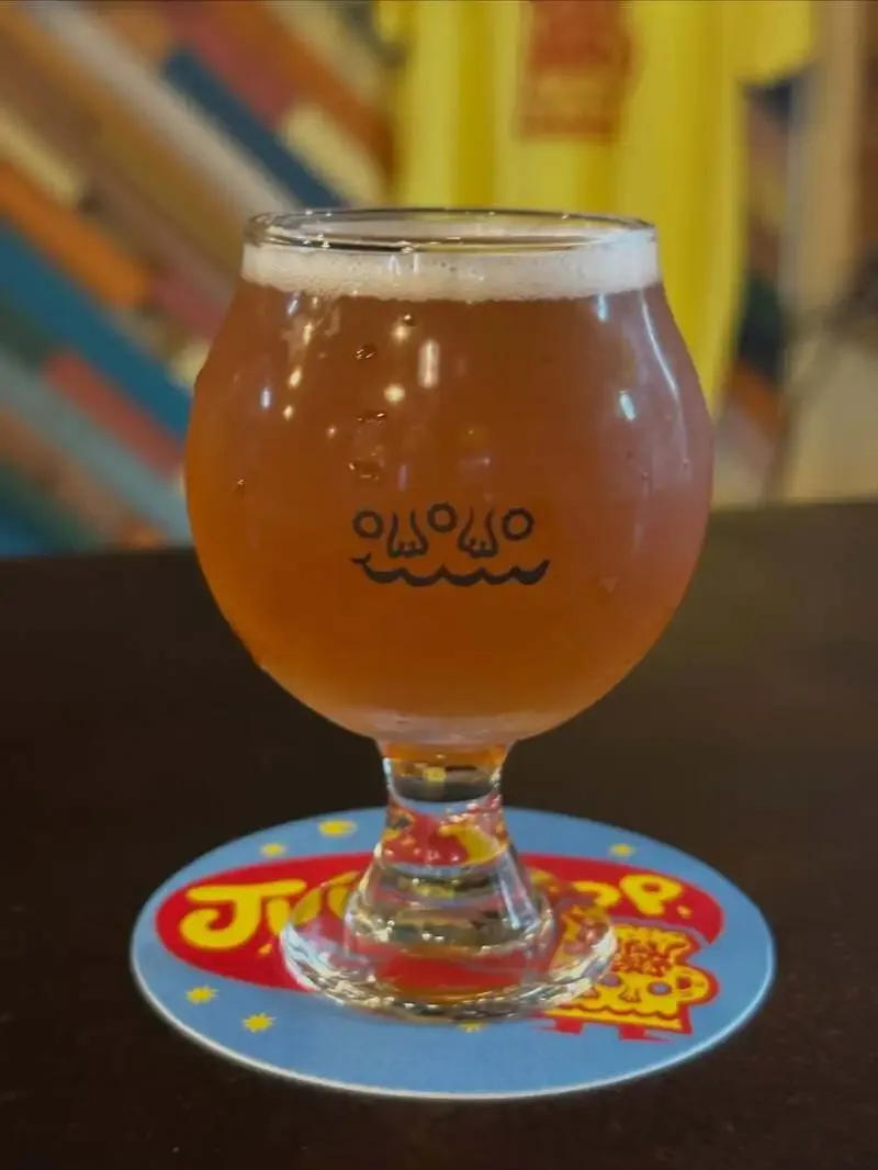 Yellow Beer Works文化通り店で、うしとらブルワリーの洋梨セゾンが新規開栓
