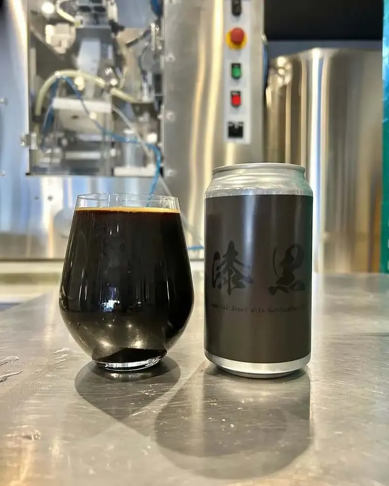 BEER OTAKU SPICEで808ブルワリー『漆黒』開栓、ビリヤニとまぜそば提供