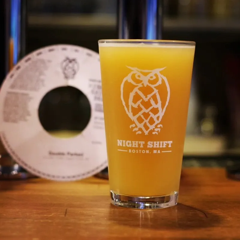 稲毛海岸のミハマベースでNight ShiftとFARMENTRYが新規開栓