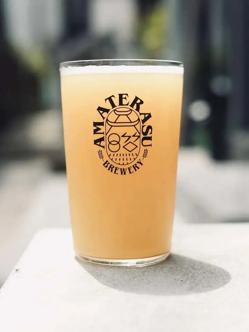 アマテラスブルワリー、ヘイジーIPA『WOW WOW HAZY』を新タップ・新缶で提供開始