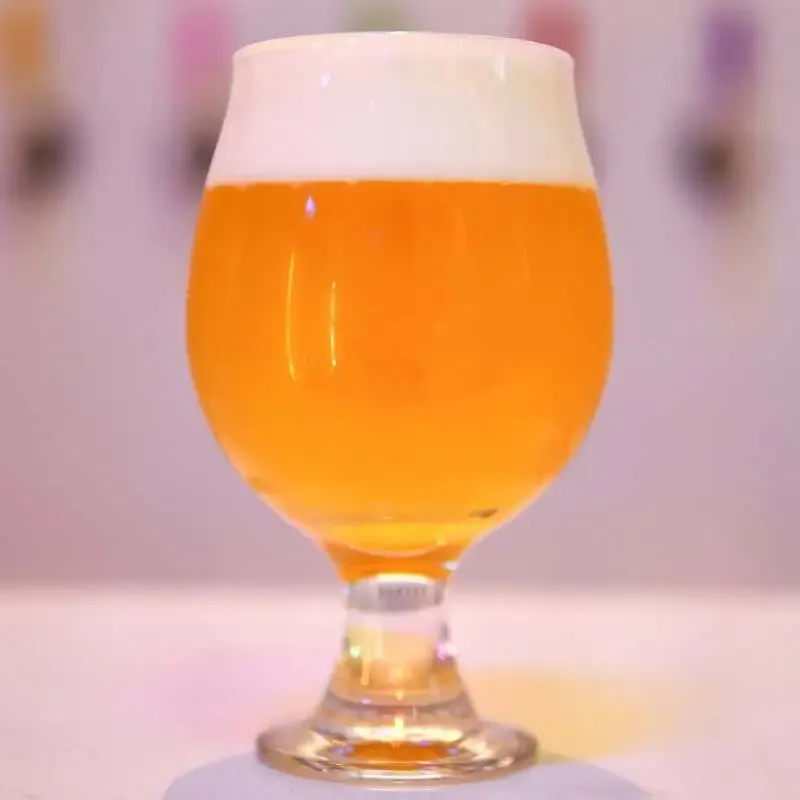 beer bar CyblumeでOpen Airの「minatoyama lager」を開栓